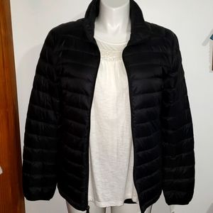 Heatkeeper jacket Women's Sz. S, but it runs larger, fits more like a M/L. NWT